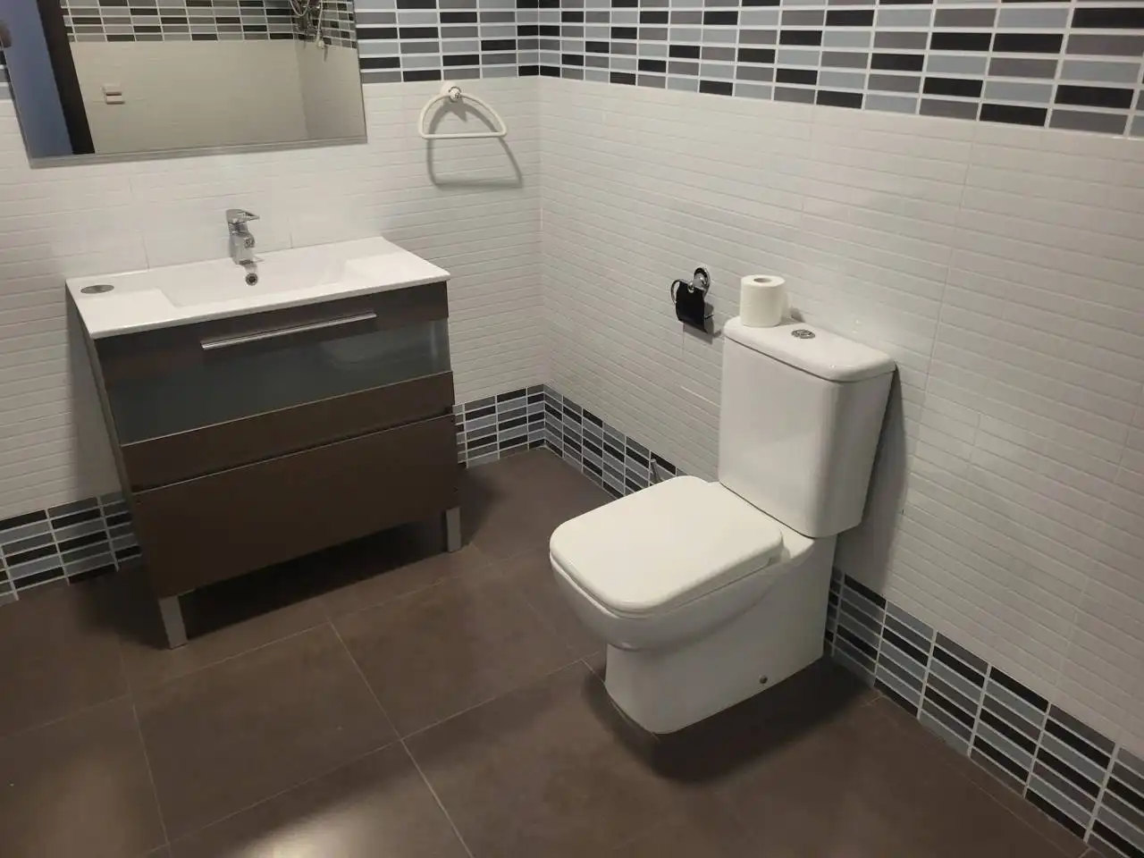 Badezimmer von Fabrikhallen zur Miete in Sedaví