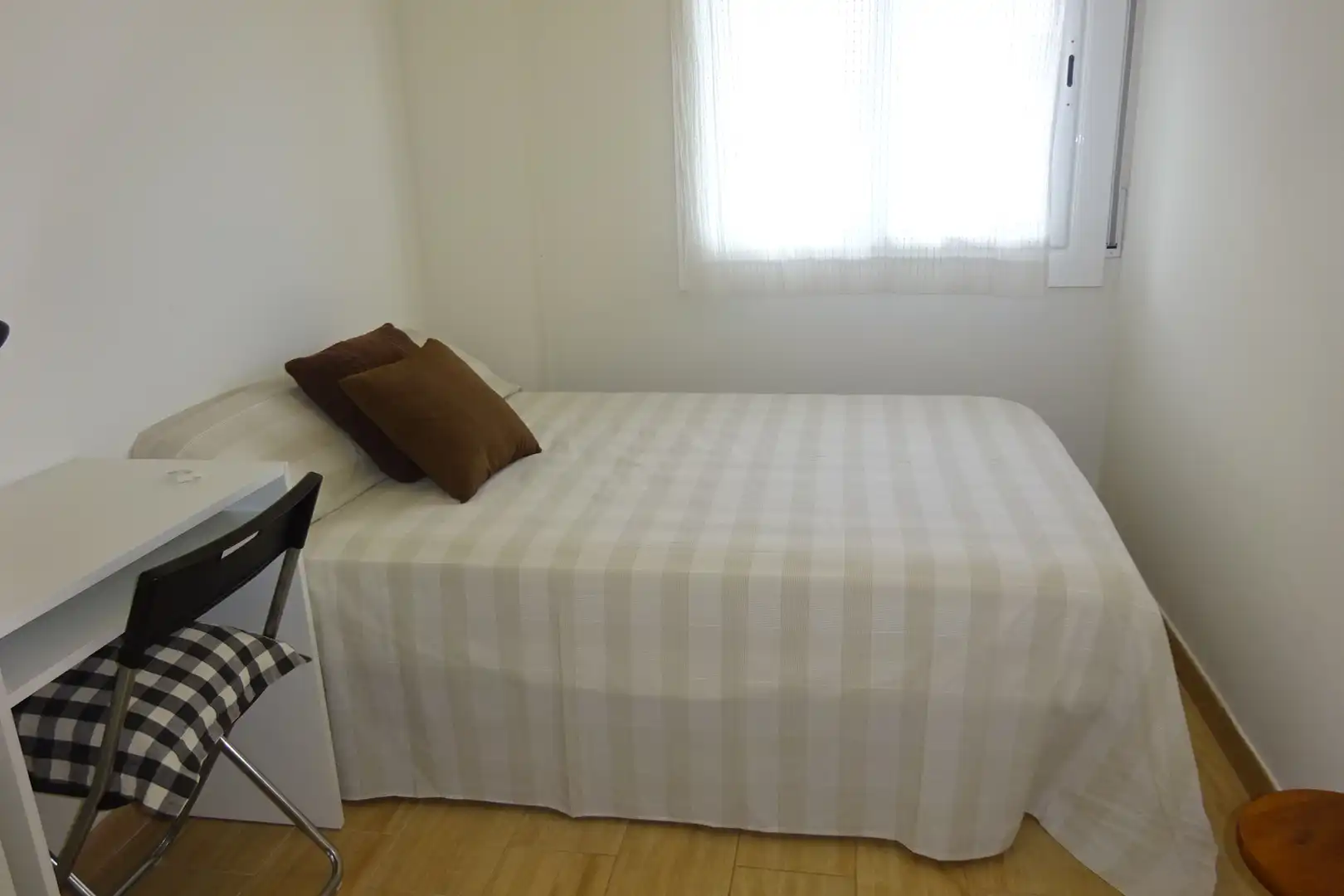 Flat for rent in Carrer de Bordeus, Barri de les Corts