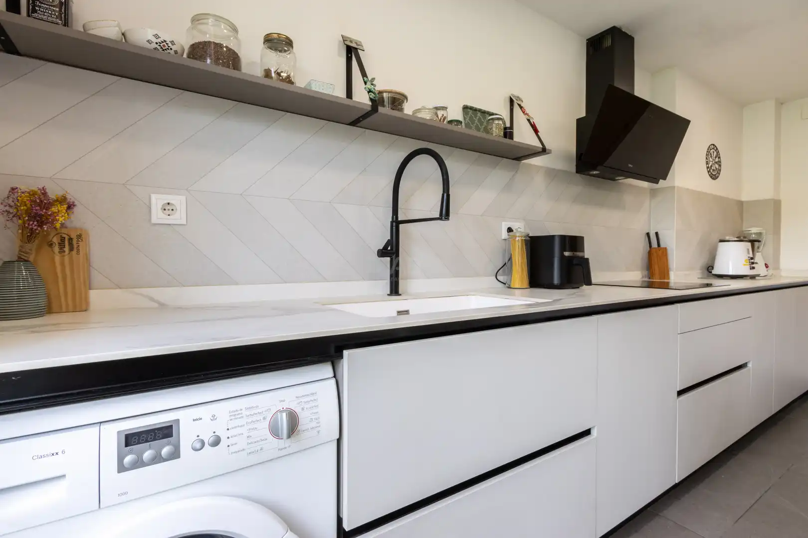 Cocina de Casa adosada en venta en Lliçà d'Amunt con Aire acondicionado y Calefacción
