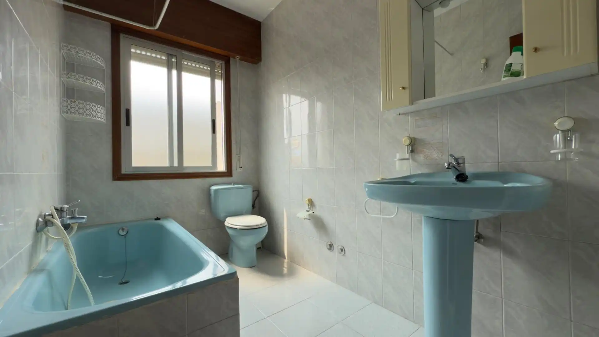 Baño de Casa o chalet en venta en Avión con Calefacción, Jardín privado y Trastero