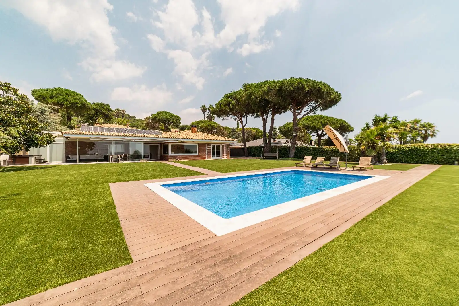 Piscina de Casa o chalet en venta en Sant Vicenç de Montalt con Aire acondicionado, Calefacción y Jardín privado