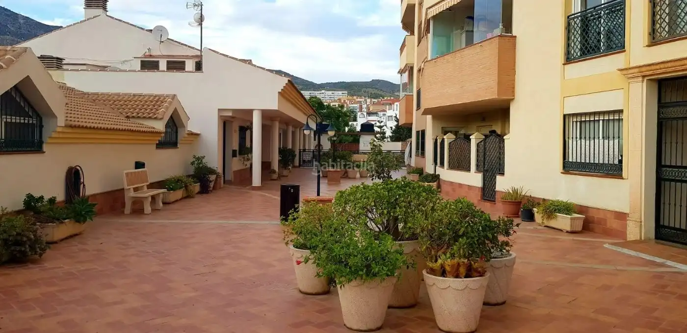 Piso con ascensor en venta en Avenida las Palmeras 1E