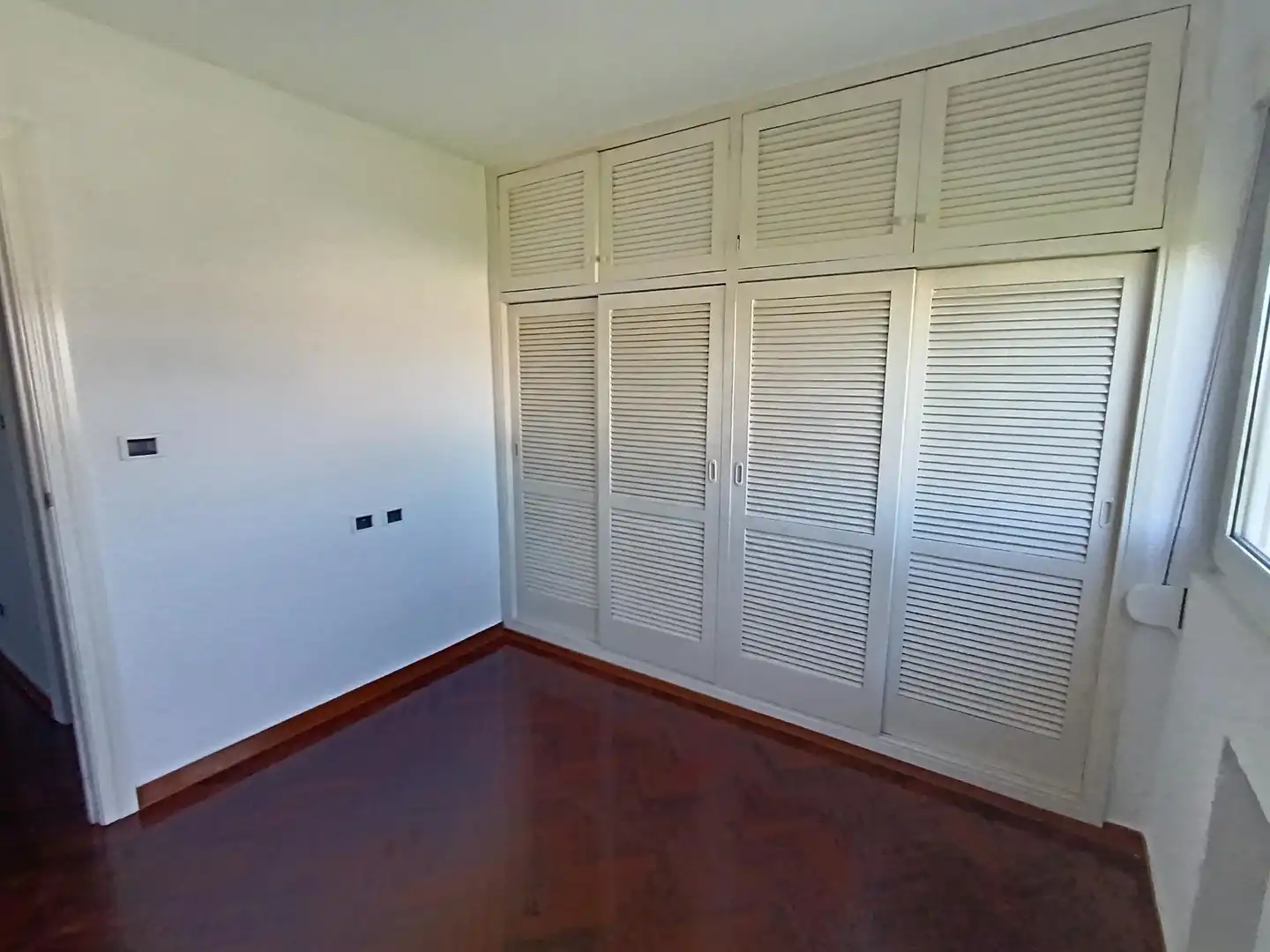 Piso de alquiler en Infante Juan Manuel
