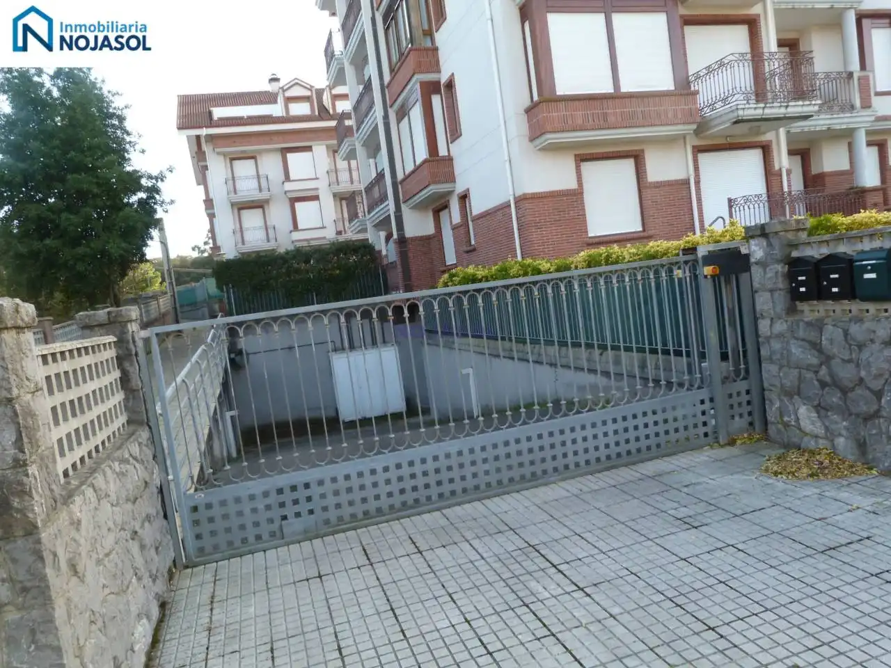 Parkplatz von Wohnungen zur Miete in Noja mit Heizung, Parkett und Terrasse