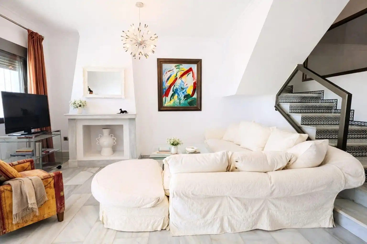 Sala de estar de Casa adosada en venta en Mijas con Aire acondicionado, Terraza y Balcón
