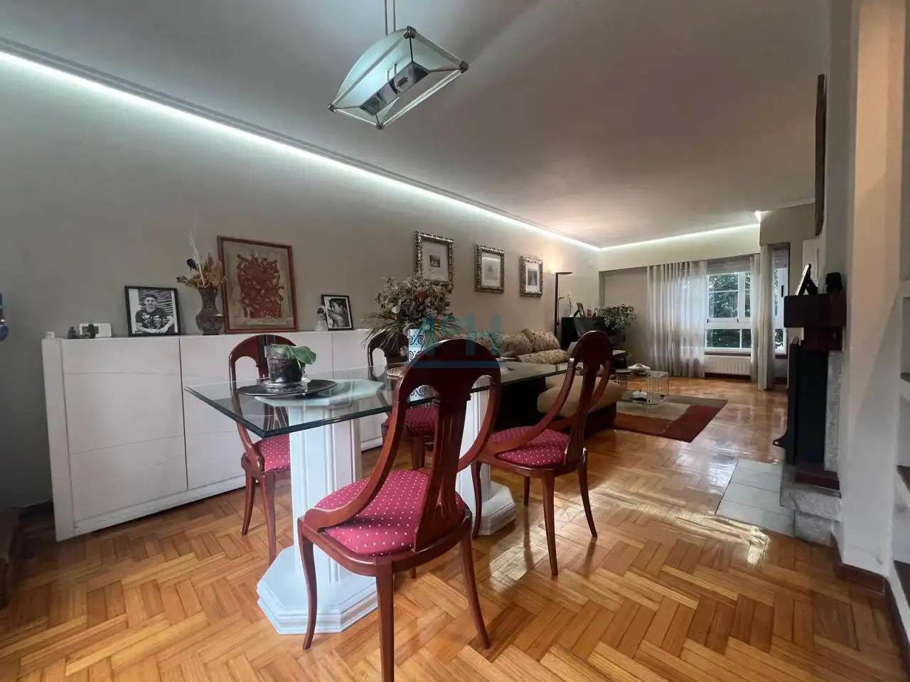 Sala de estar de Casa adosada en venta en Ourense Capital  con Calefacción, Jardín privado y Parquet
