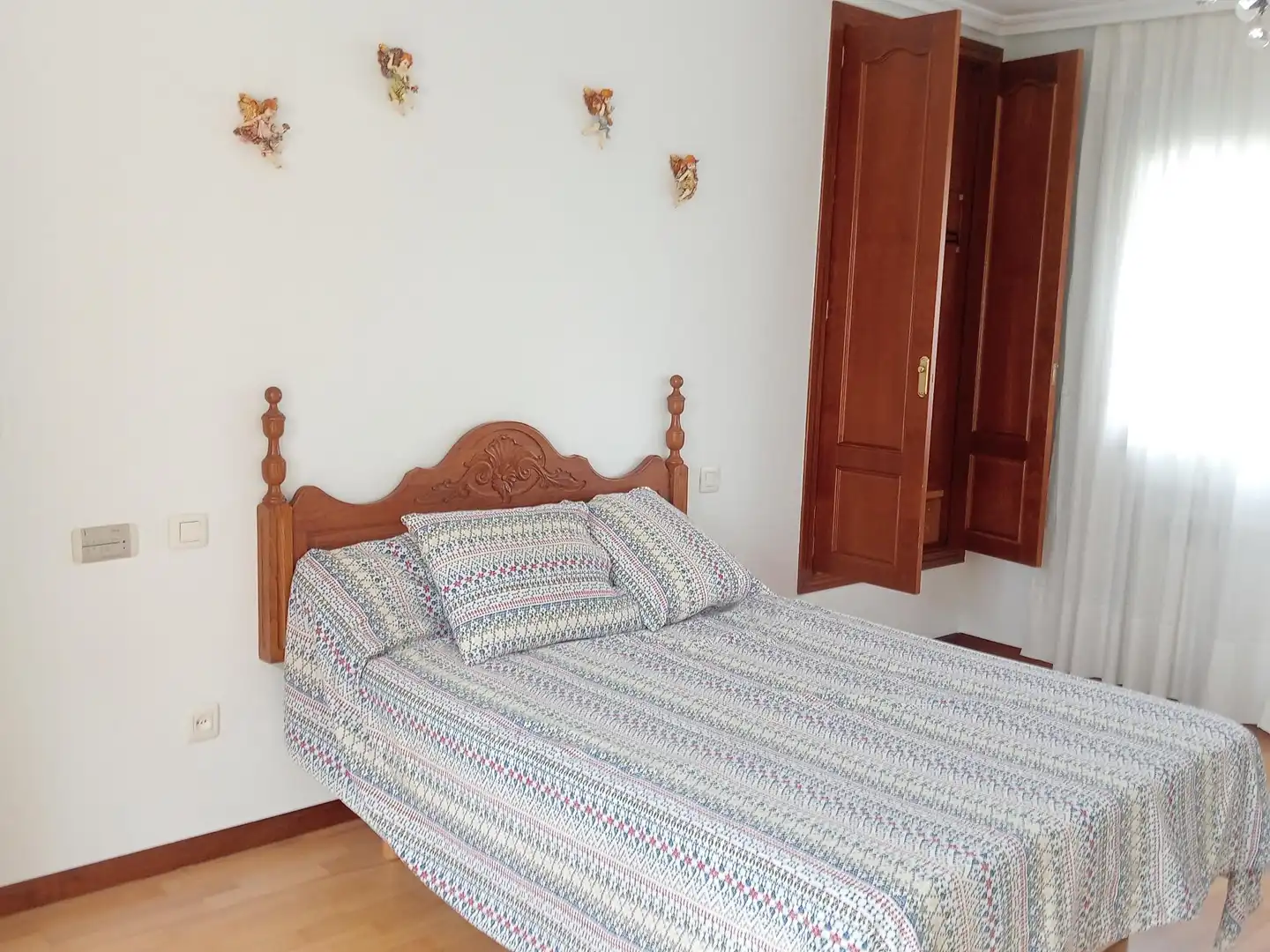 Dormitori de Casa o xalet de lloguer en Ávila amb Calefacció, Terrassa i Moblat