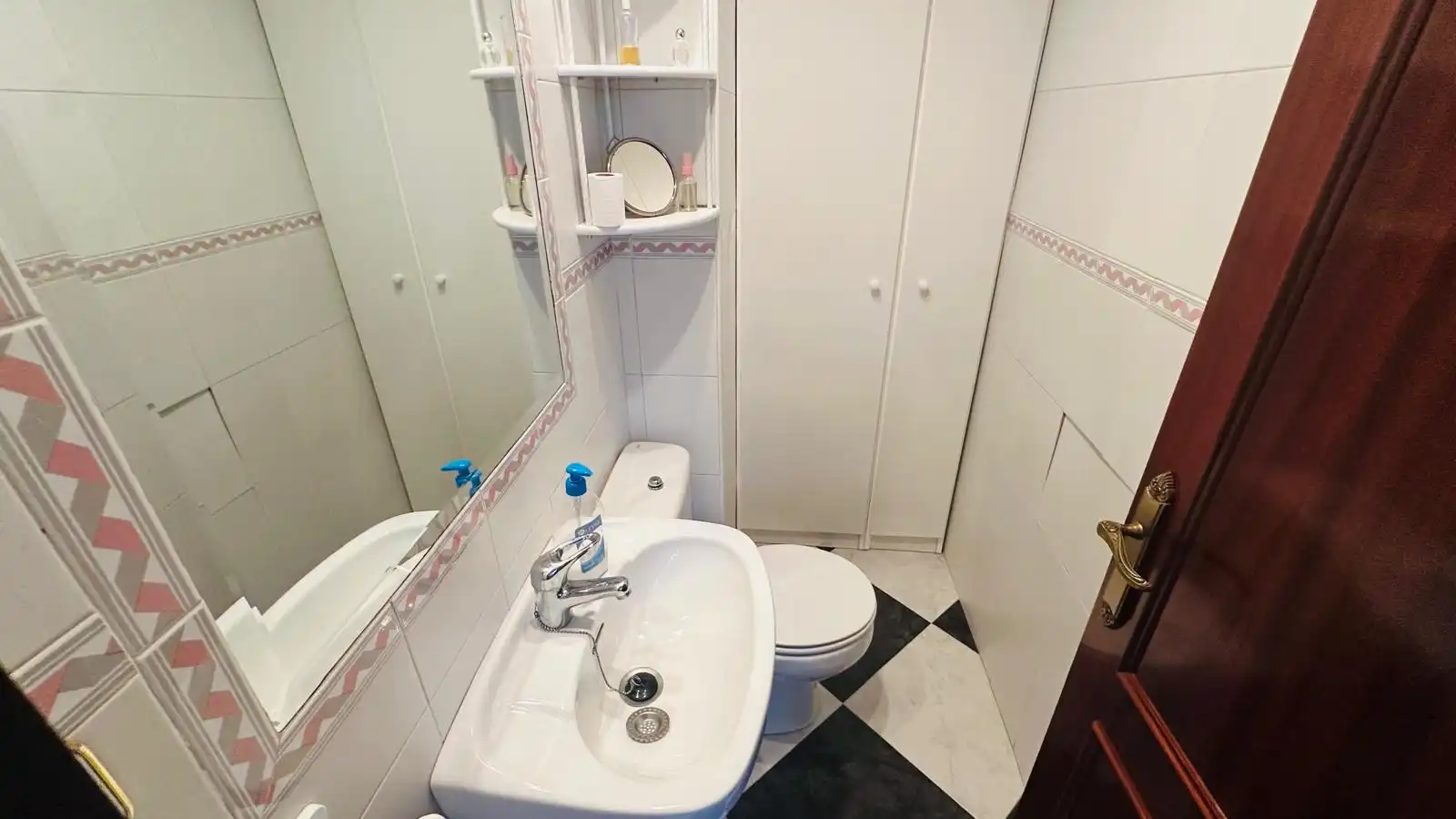 Baño de Piso en venta en Sevilla con Aire acondicionado, Calefacción y Terraza