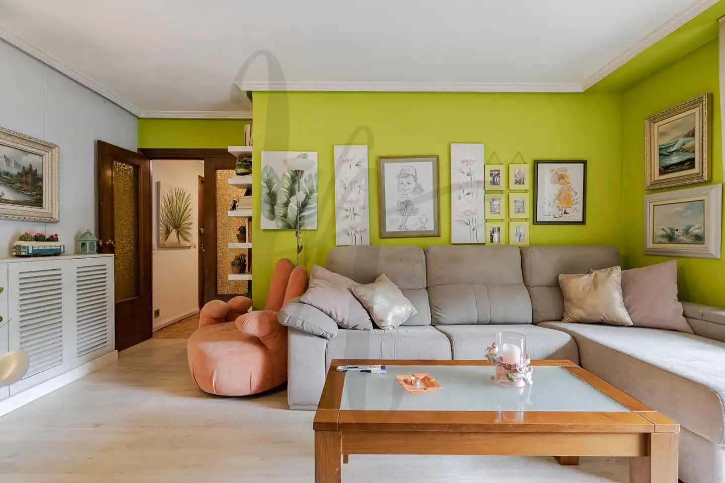 Living room of Flat for sale in San Sebastián de los Reyes  with Heating, Parquet flooring and Terrace