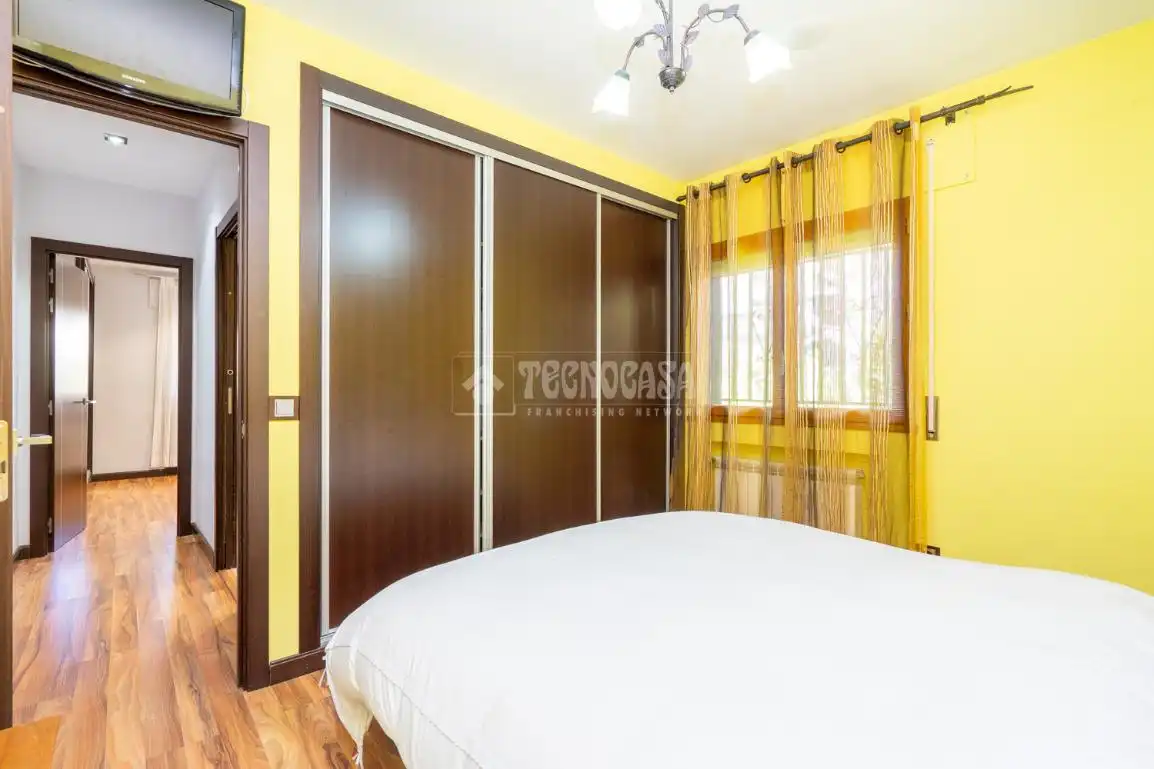 Bedroom of Detached homes for sale in Manzanares El Real  with Heating, Private garden and Terrace