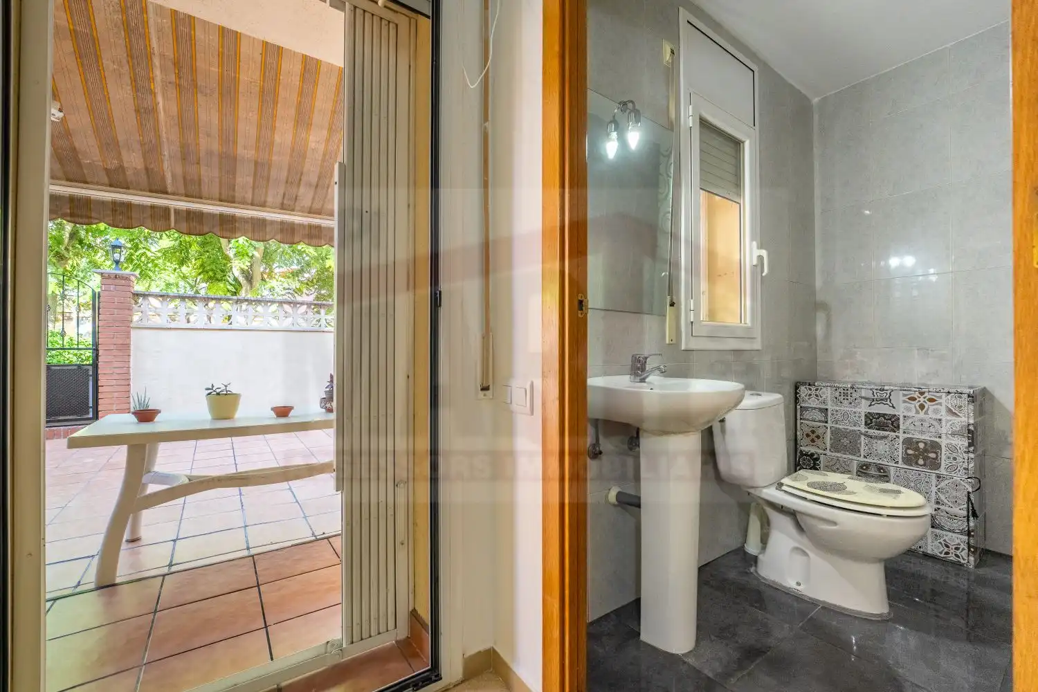 Baño de Casa adosada en venta en Constantí con Aire acondicionado, Calefacción y Jardín privado