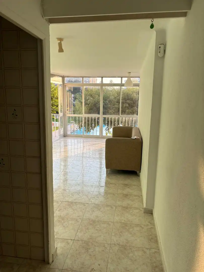 Sala d'estar de Pis en venda en Benalmádena amb Terrassa i Piscina comunitària