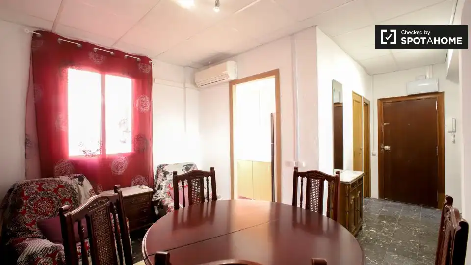 Dining room of Flat for rent in Valencia  with Air Conditioner, Heating and Furnished