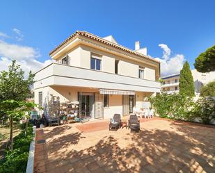 Jardí de Casa o xalet en venda en Fuengirola amb Aire condicionat, Terrassa i Piscina