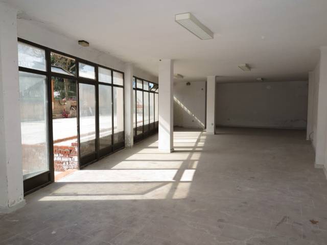 Local comercial en Alquiler en La Dehesa - El Pinar