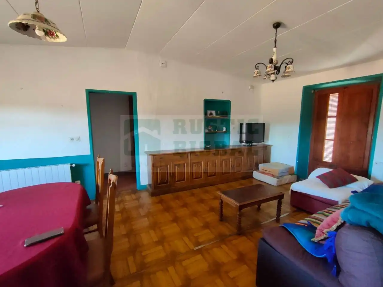 Sala d'estar de Finca rústica en venda en Sant Jordi Desvalls amb Calefacció, Jardí privat i Terrassa