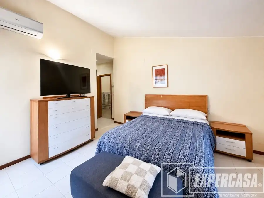 Bedroom of Houses for sale in Llíria  with Air Conditioner, Terrace and Storage room