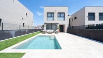 Swimming pool of Single-family semi-detached for sale in Cambrils  with Air Conditioner, Terrace and Swimming Pool