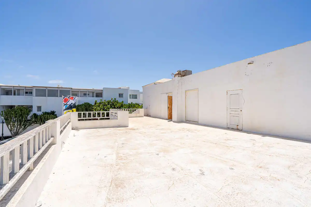 Außenansicht von Geschaftsraum zum Verkauf in Teguise mit Terrasse