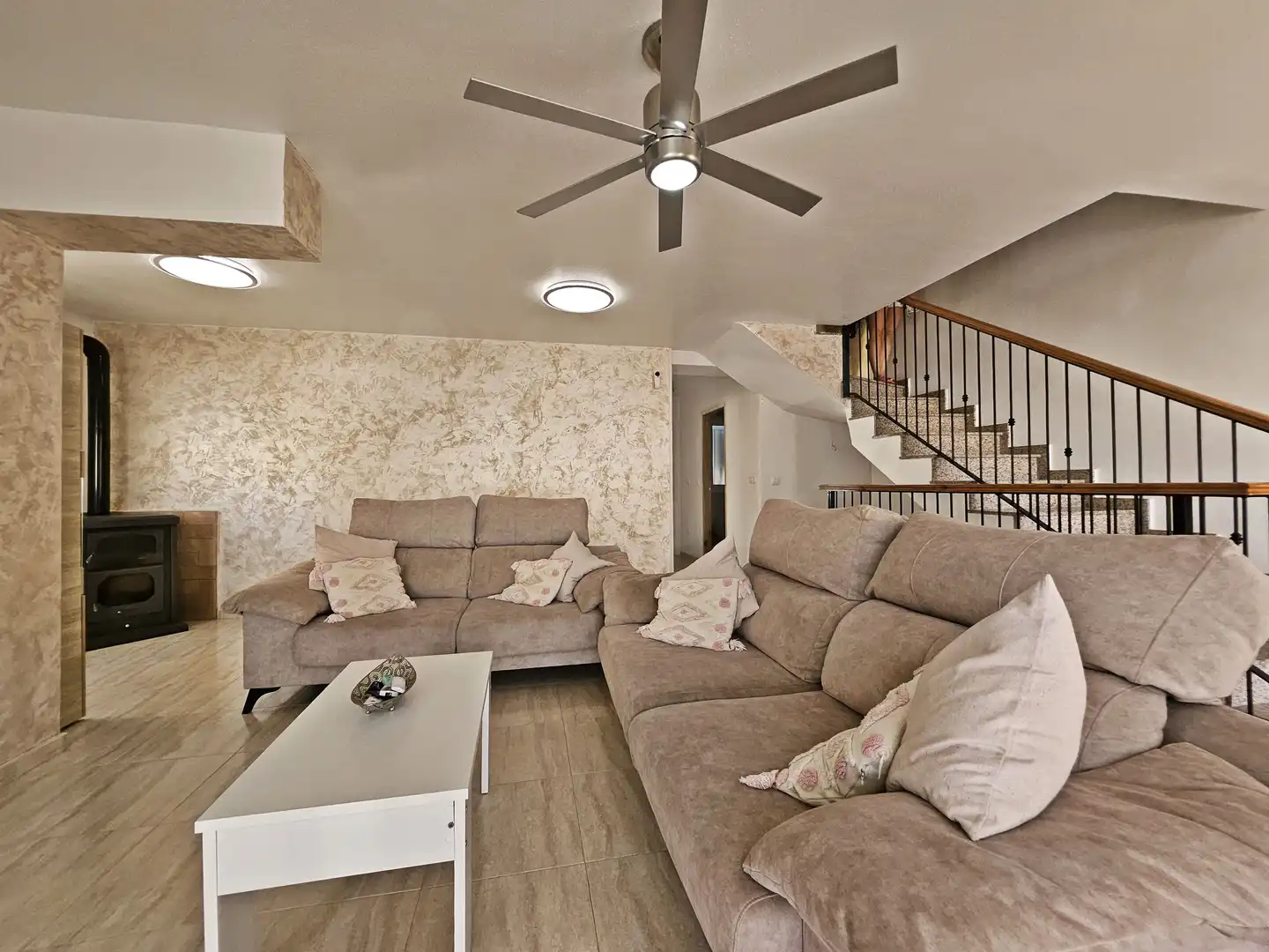 Sala d'estar de Casa o xalet en venda en Calabardina