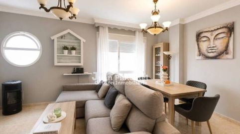 Foto 3 de Piso en venta en Avenida Libertad, 1, Sierra de Estepona - Avda. de Andalucía, Estepona