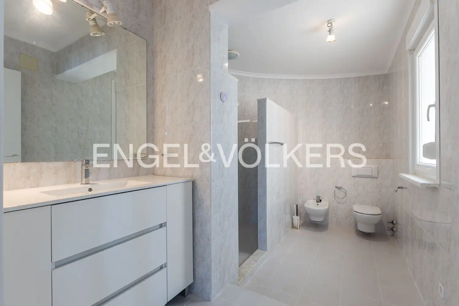 Bathroom of Houses for sale in Dénia  with Air Conditioner, Heating and Private garden