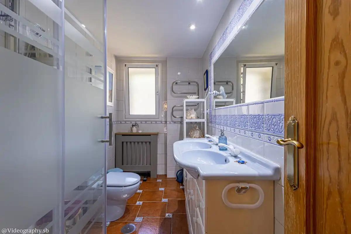 Bany de Casa o xalet en venda en Guadarrama amb Calefacció, Jardí privat i Piscina