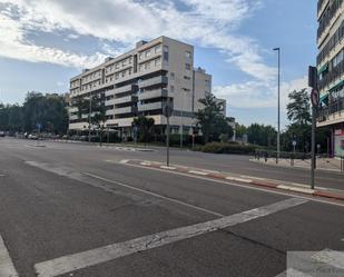 Vista exterior de Oficina en venda en Cáceres Capital amb Aire condicionat