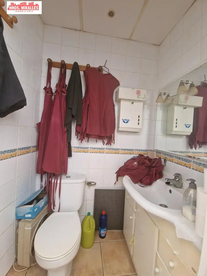 Baño de Local en venta en Elche / Elx con Aire acondicionado y Amueblado