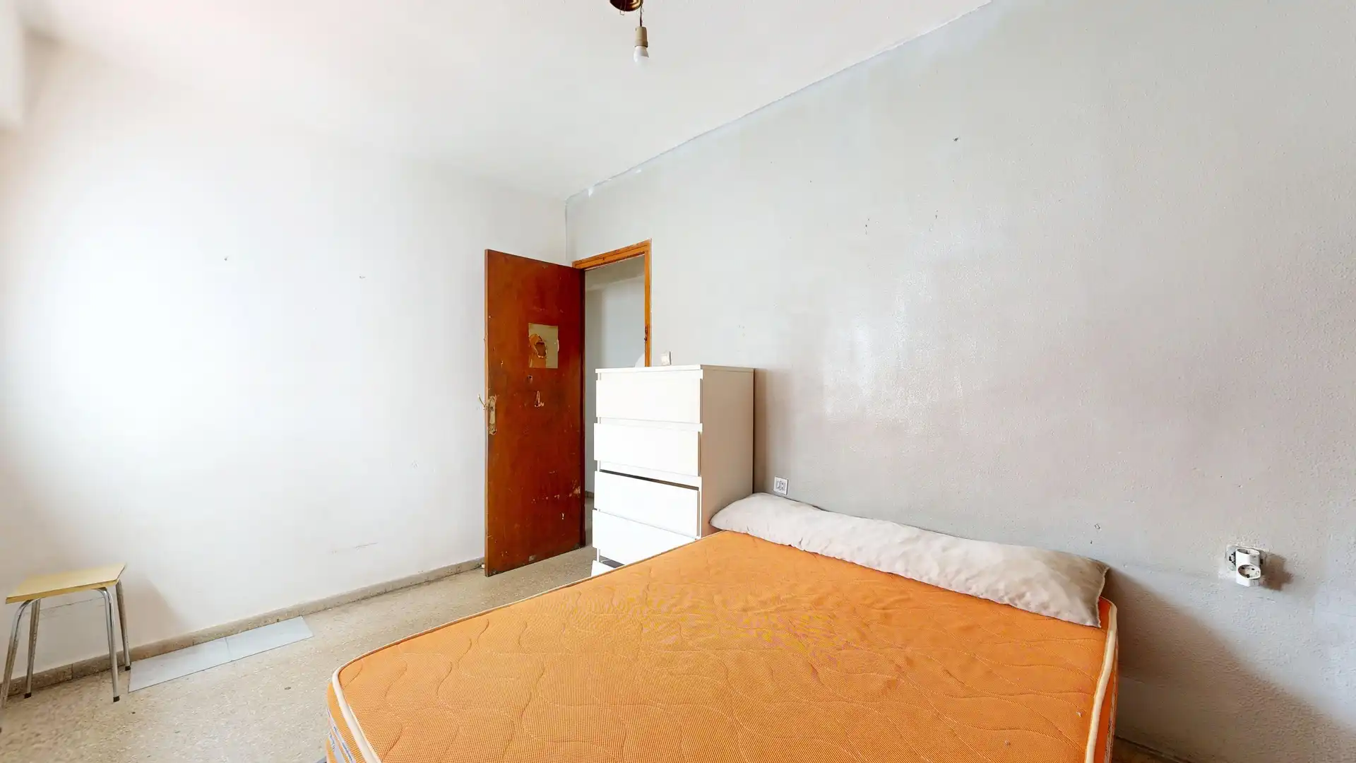 Habitación de Piso en venta en Torrent con Balcón