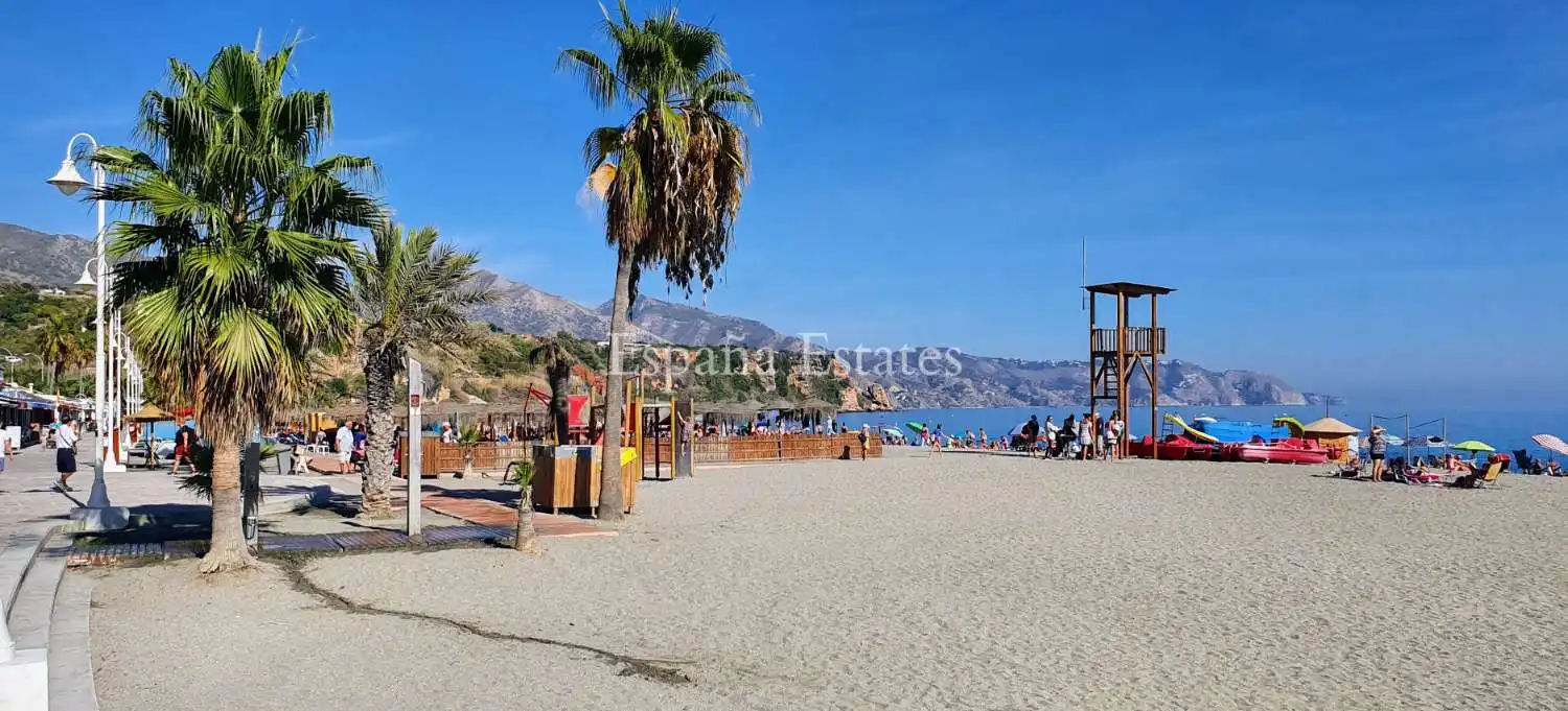 Vista exterior de Casa o chalet en venta en Nerja con Aire acondicionado, Calefacción y Terraza