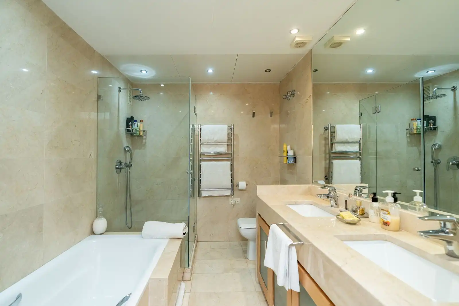 Bany de Apartament en venda en Estepona amb Terrassa, Traster i Moblat