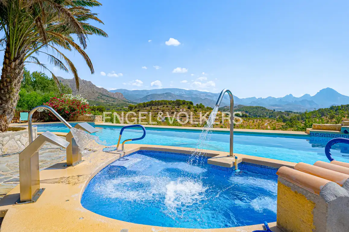 Piscina de Casa o chalet en venta en Relleu con Aire acondicionado, Jardín privado y Terraza