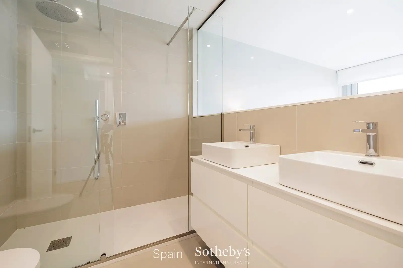 Baño de Casa adosada en venta en Pontevedra Capital  con Aire acondicionado, Jardín privado y Terraza