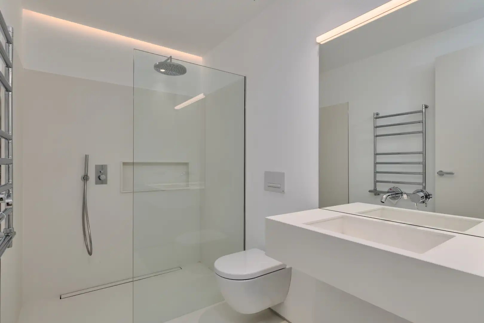Flat for rent in Calle de Javier Ferrero, 13, Ciudad Jardín