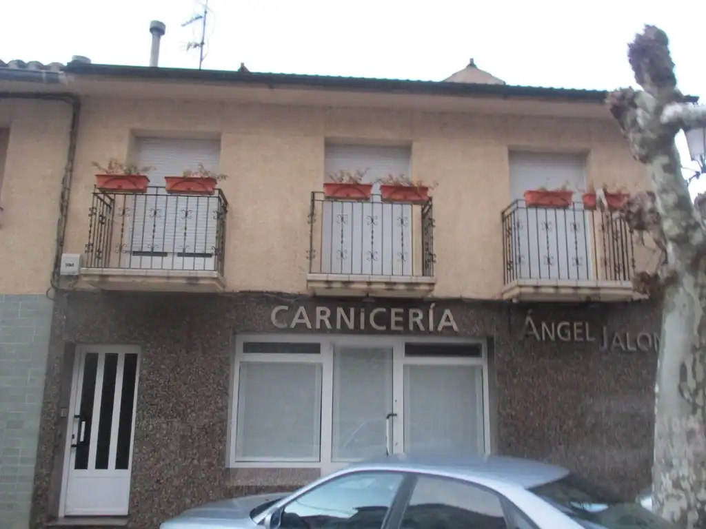 Piso en venta en Viguera, La Rioja
