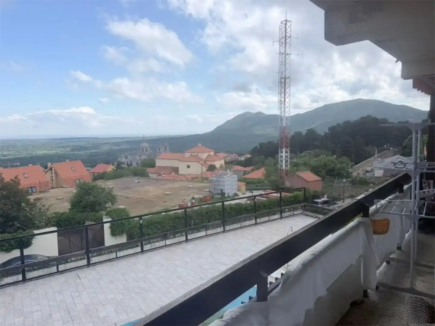 Terrassa de Pis en venda en San Lorenzo de El Escorial amb Piscina i Balcó