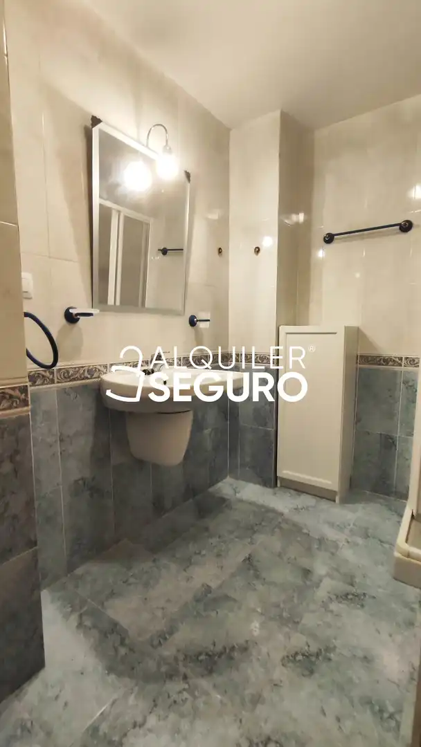 Bathroom of Flat for rent in Sagunto / Sagunt  with Air Conditioner and Furnished