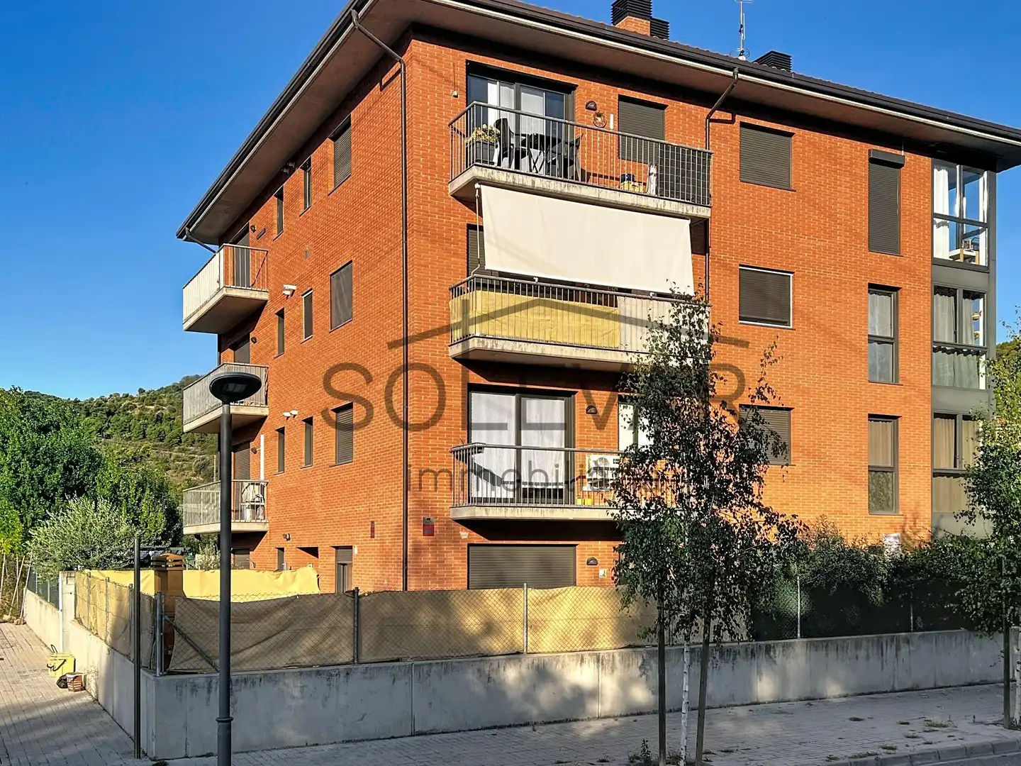 Außenansicht von Wohnung zum Verkauf in La Pobla de Segur mit Klimaanlage, Heizung und Parkett