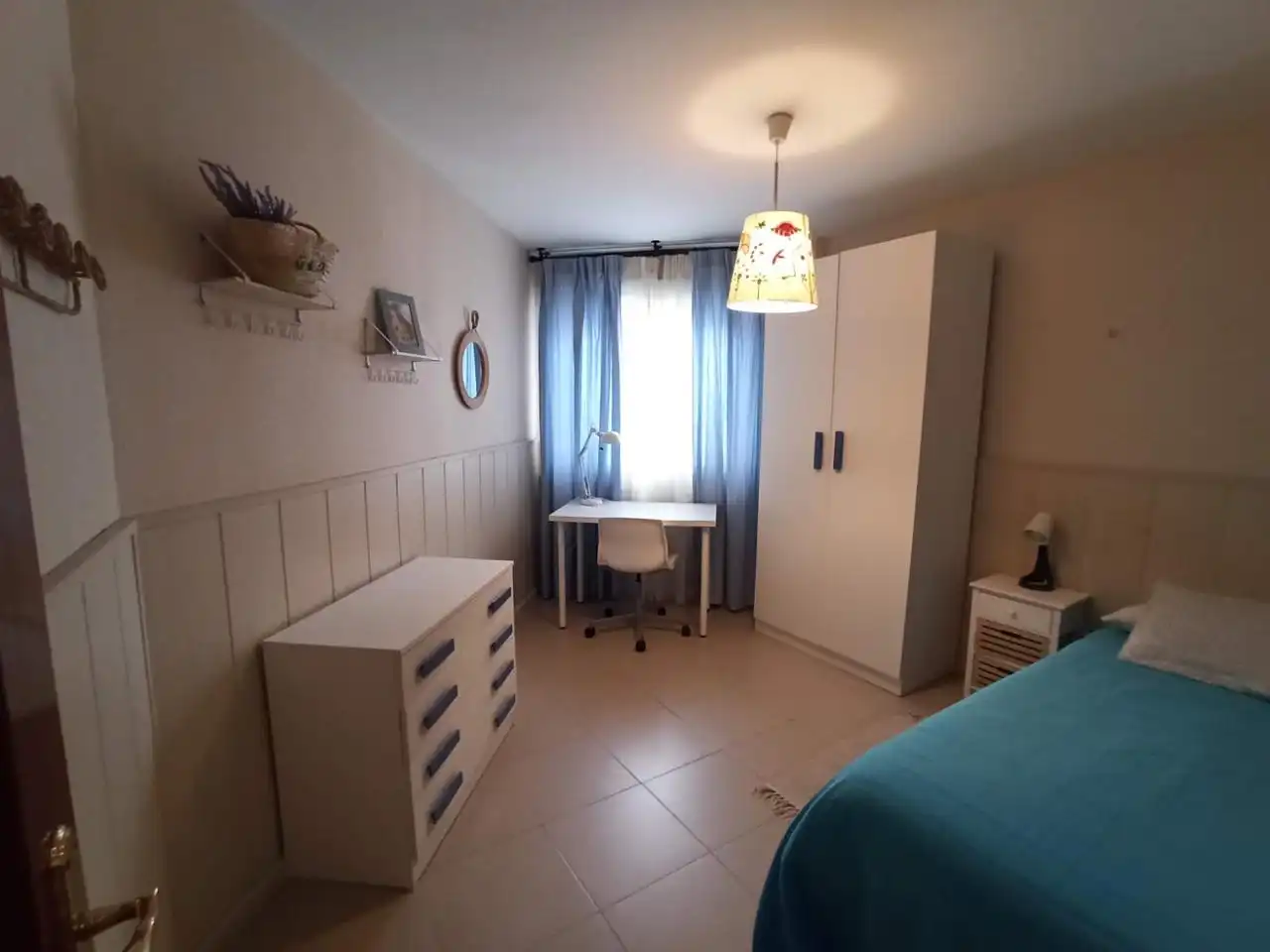 Bedroom of Flat for rent in Sevilla  with Air Conditioner and Furnished