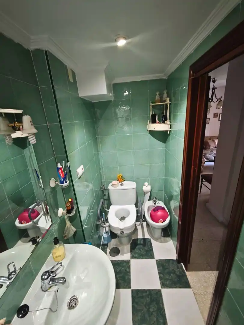 Badezimmer von Wohnung zum Verkauf in Bormujos mit Terrasse