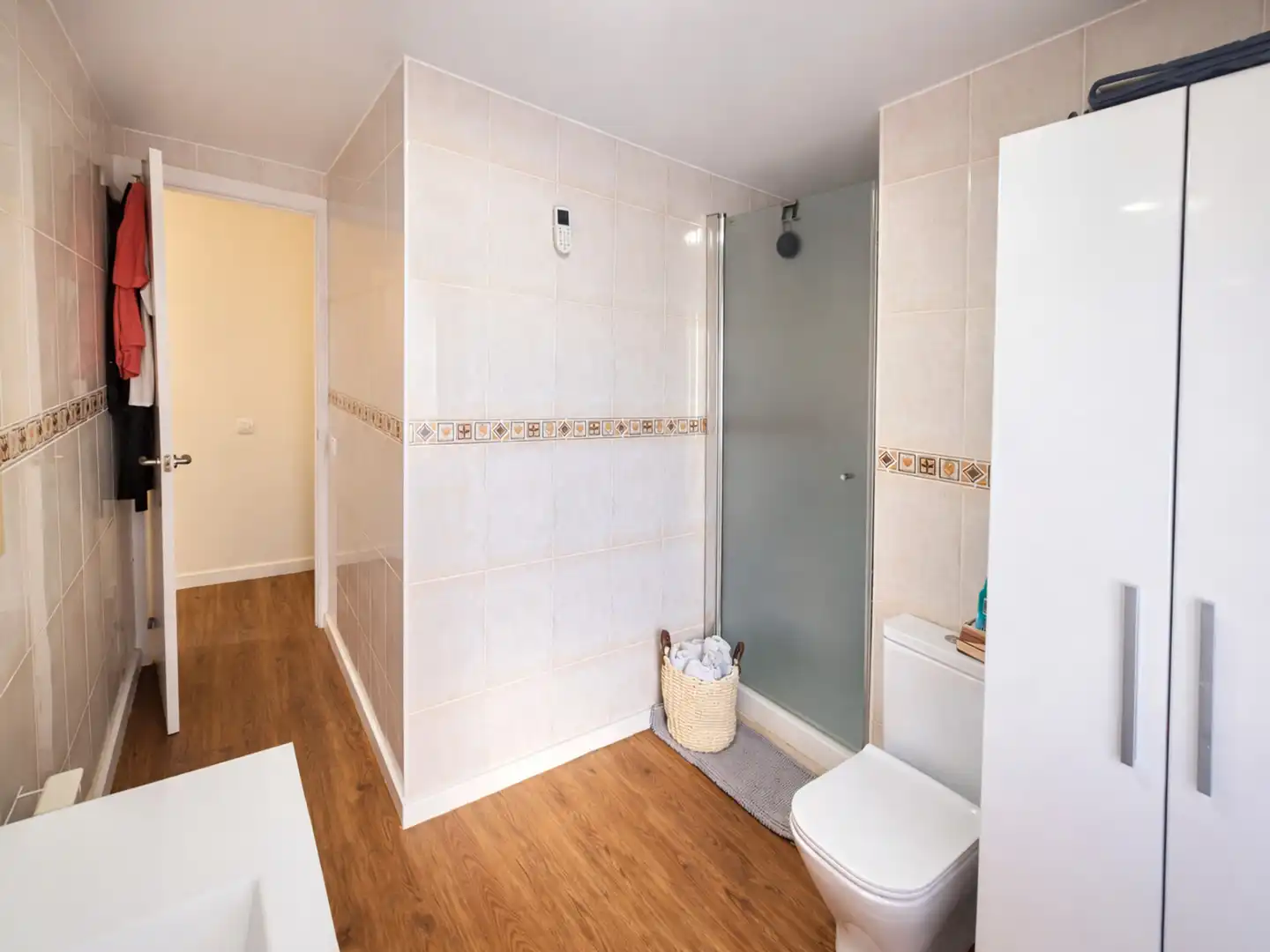 Baño de Piso en venta en Ripollet con Calefacción y Amueblado