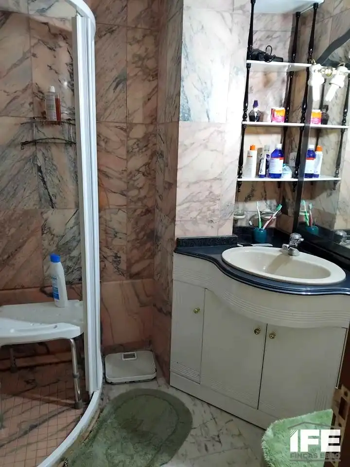 Baño de Piso de alquiler en Alagón con Terraza y Amueblado