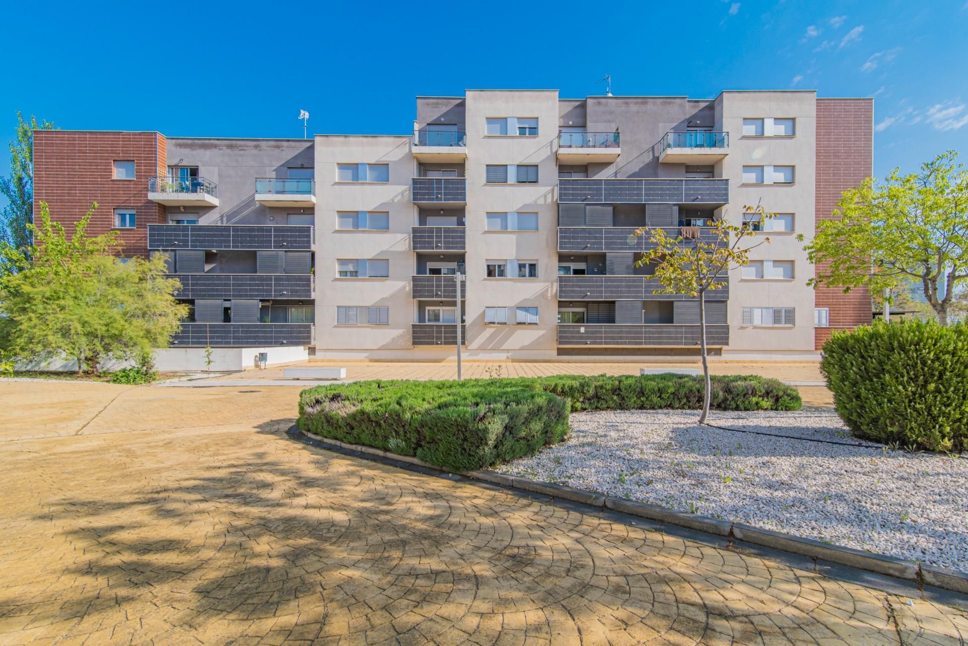 Flat for sale in  CIRCUNVALACION, Carretera de Granada - La Alcazaba