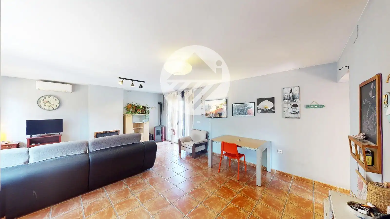 Living room of Houses for sale in Lucillos  with Air Conditioner and Heating