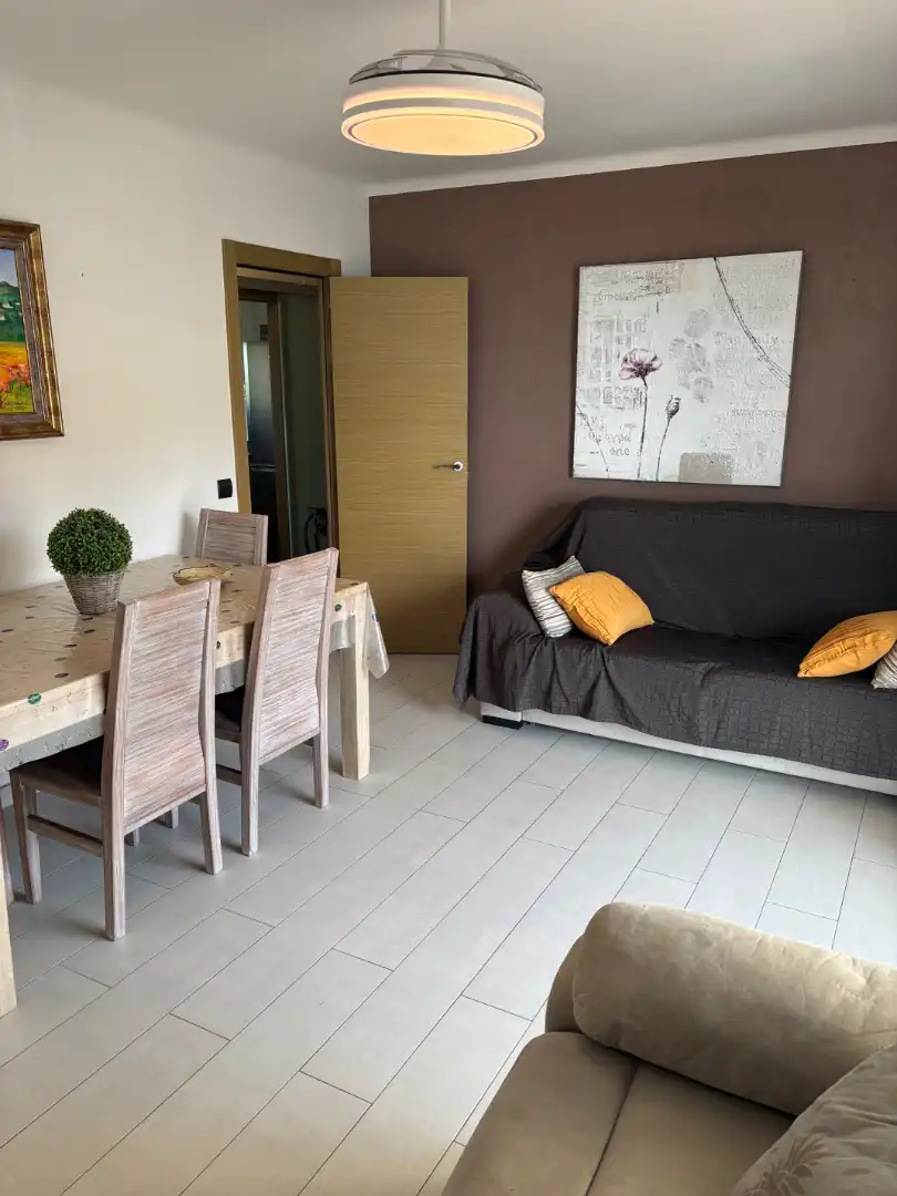 Sala d'estar de Apartament de lloguer en Castell d'Aro, Platja d'Aro i s'Agaró amb Moblat, Rentadora i Balcó