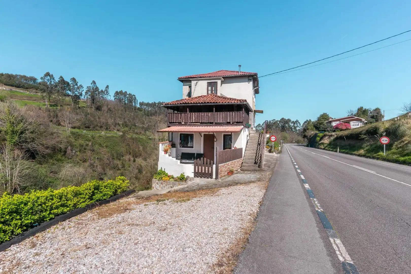 Vista exterior de Casa o xalet en venda en Muros de Nalón amb Calefacció, Jardí privat i Traster