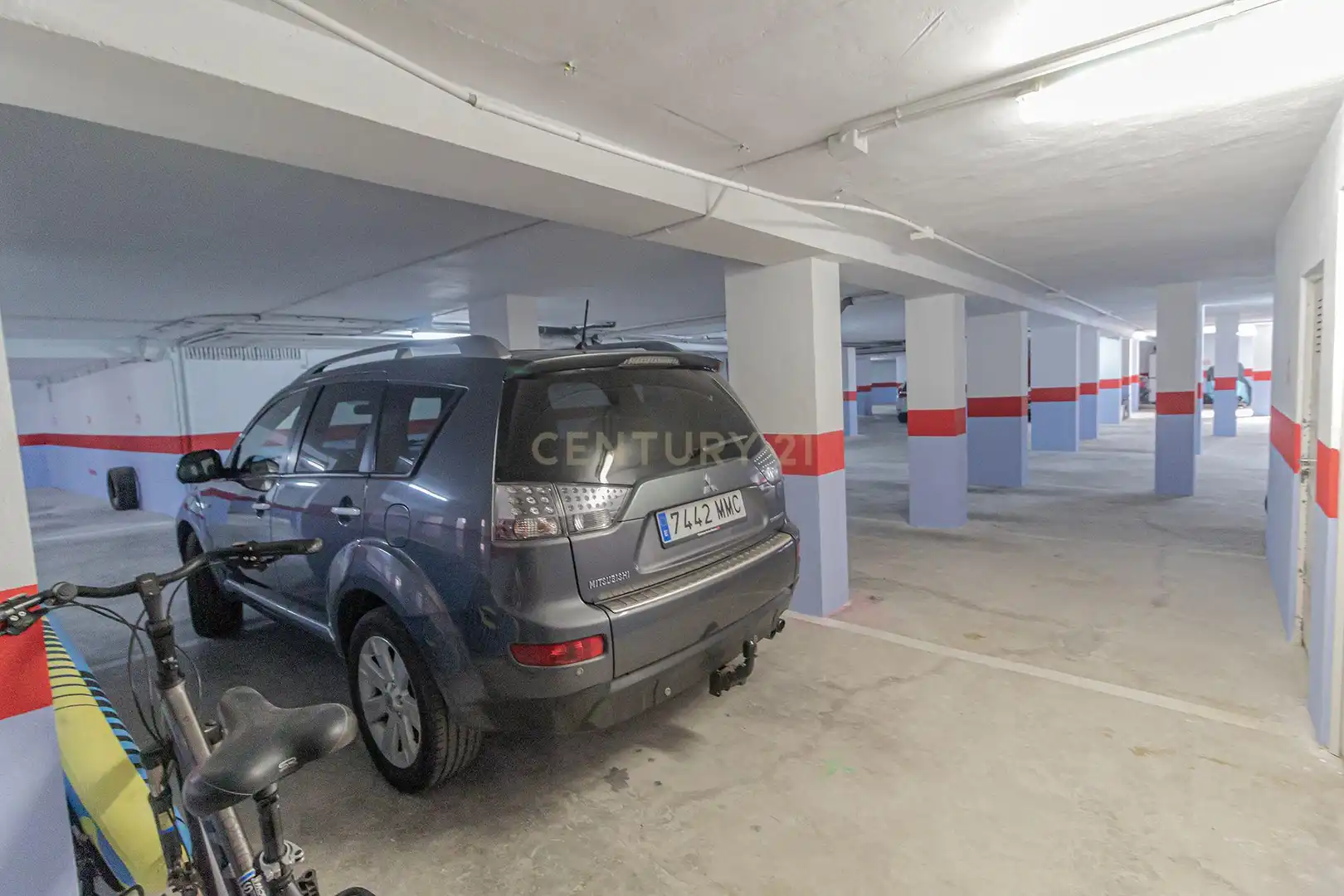 Aparcament de Apartament en venda en Calpe / Calp amb Aire condicionat i Piscina comunitària