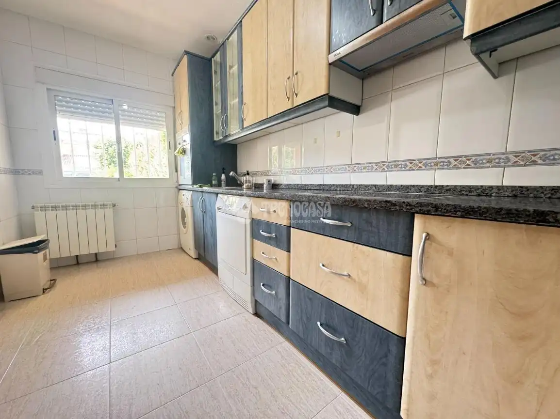 Kitchen of Flat for sale in Ontígola  with Air Conditioner and Heating