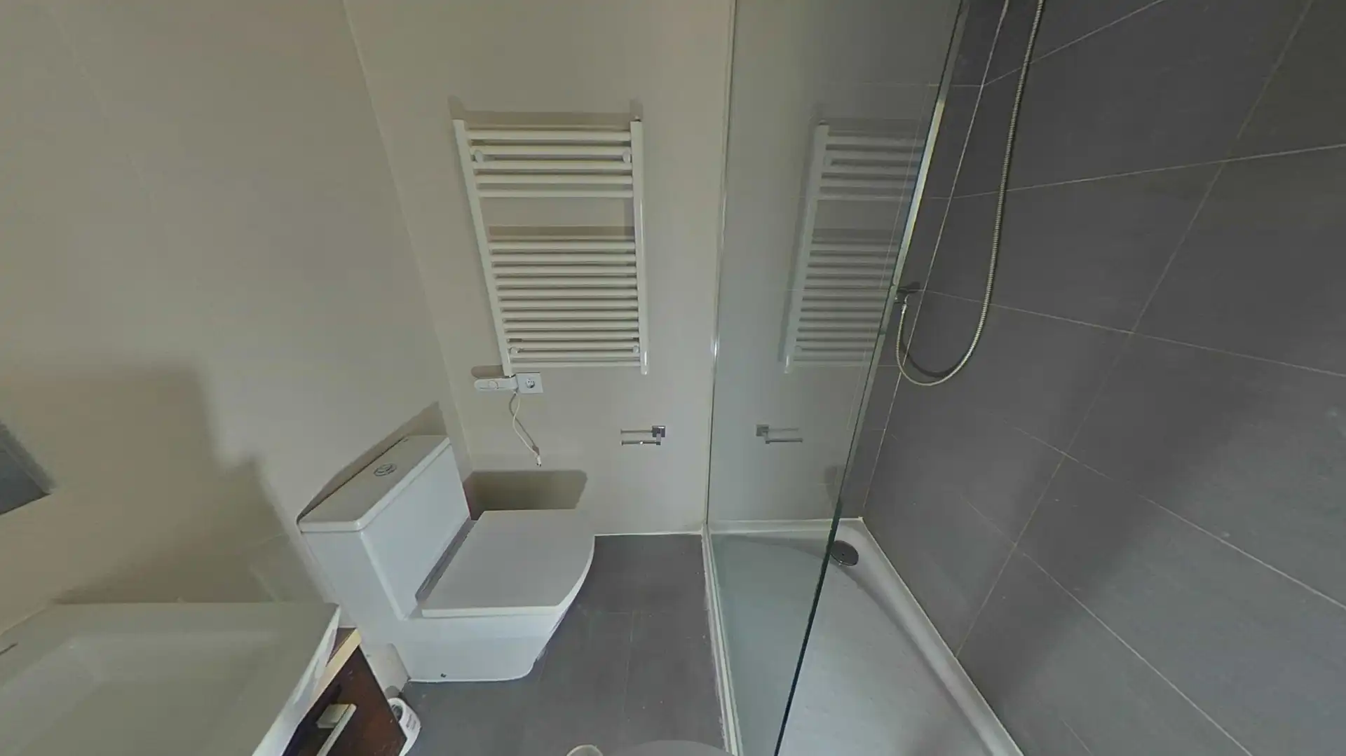 Baño de Piso en venta en Madrid con Parquet, Trastero y Piscina